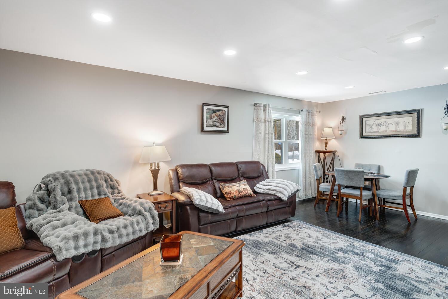 WALNUT ESTATES - Residential