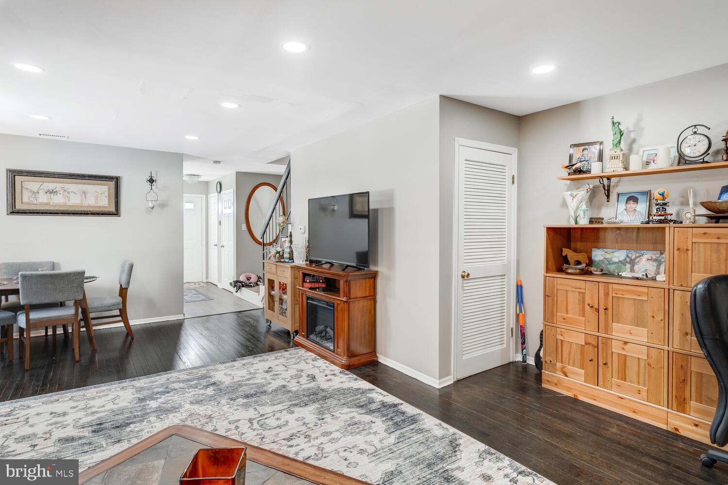 WALNUT ESTATES - Residential