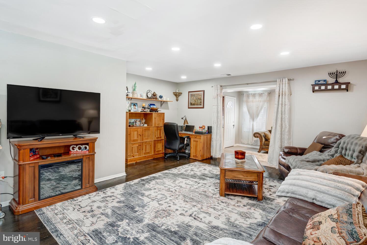 WALNUT ESTATES - Residential