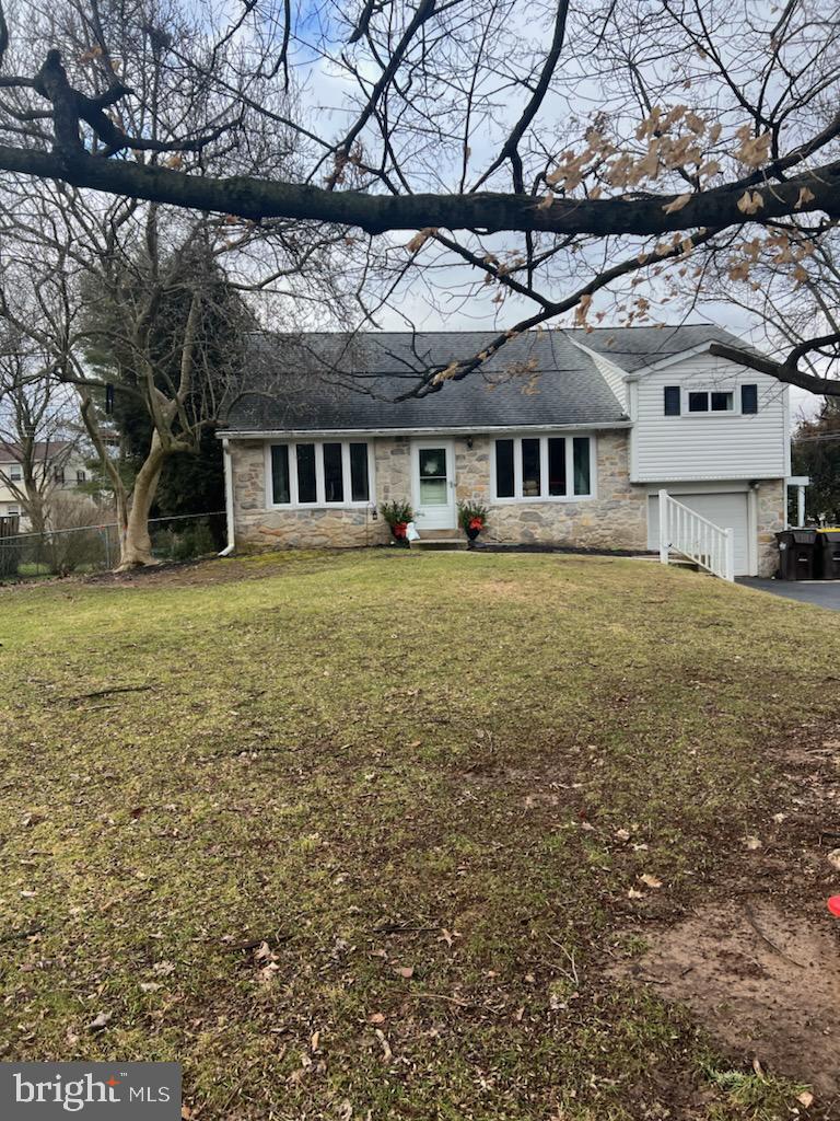 Huge 4 bedroom - 2.5 bath home on almost 1/3rd of an acre. If you are looking for your forever home this is it. Spacious and recently updated this home will not last at this price. Schedule your Go and Show today.