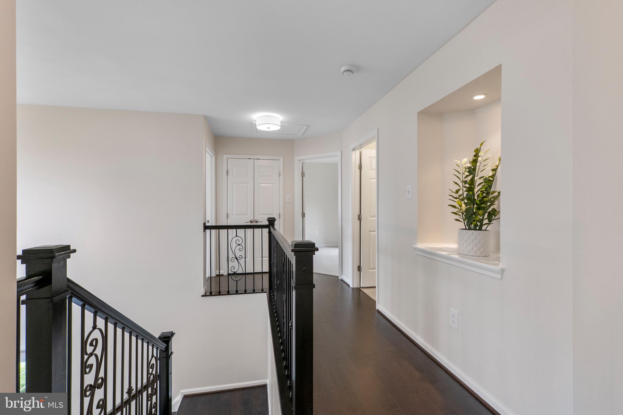 KINGS VALLEY MANOR - Residential