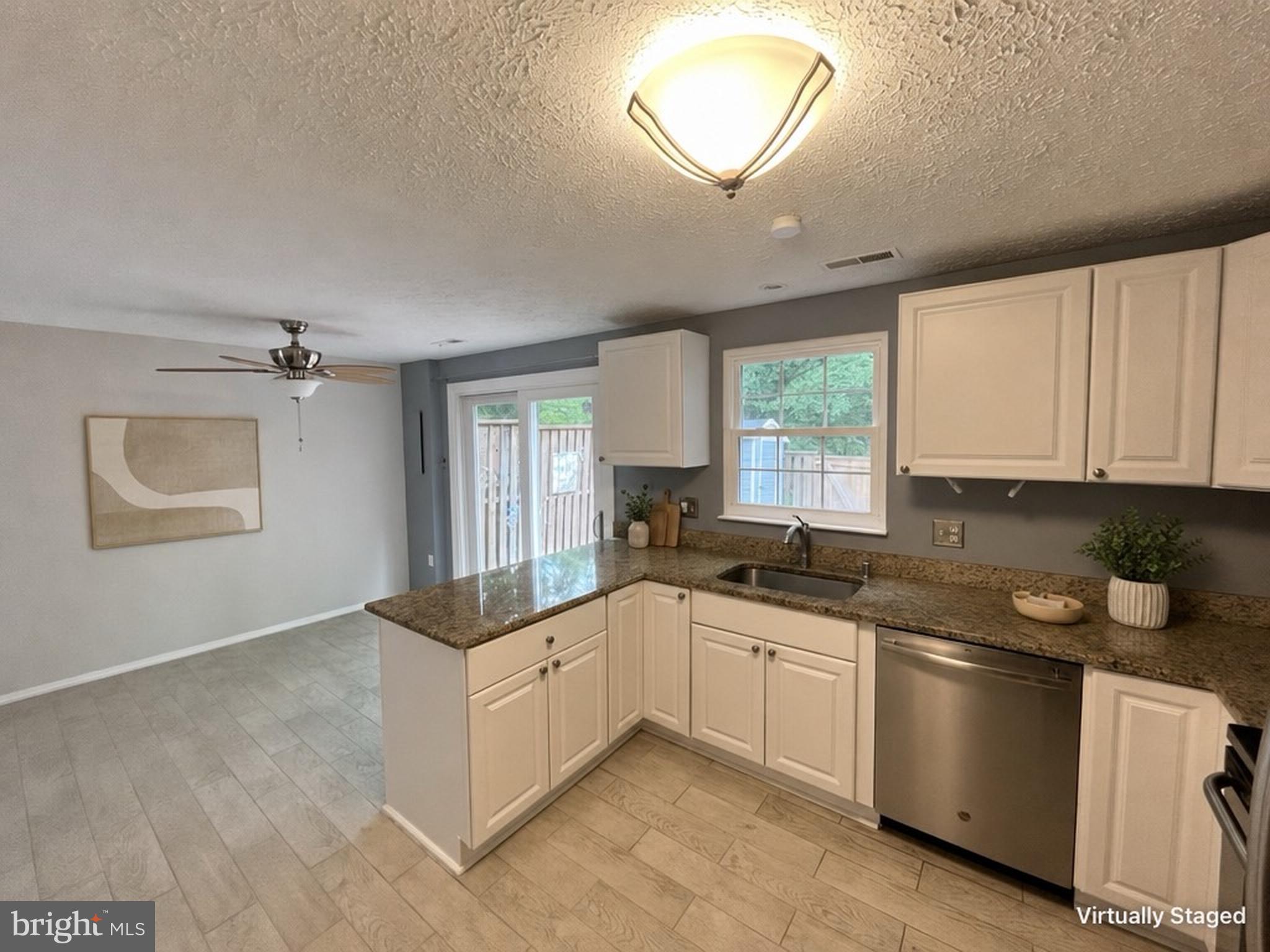 1558 BENNINGTON WOODS COURT
