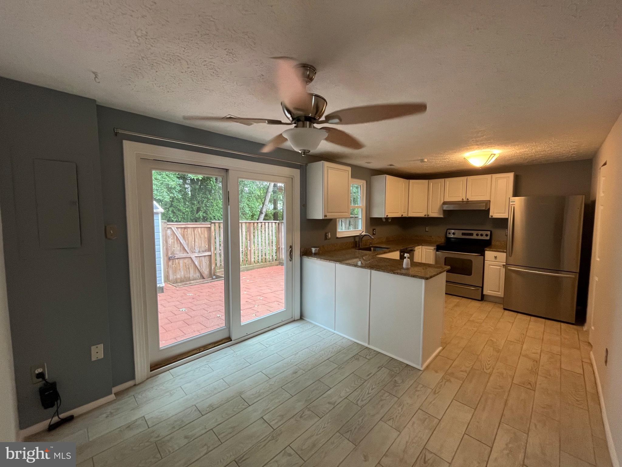 1558 BENNINGTON WOODS COURT