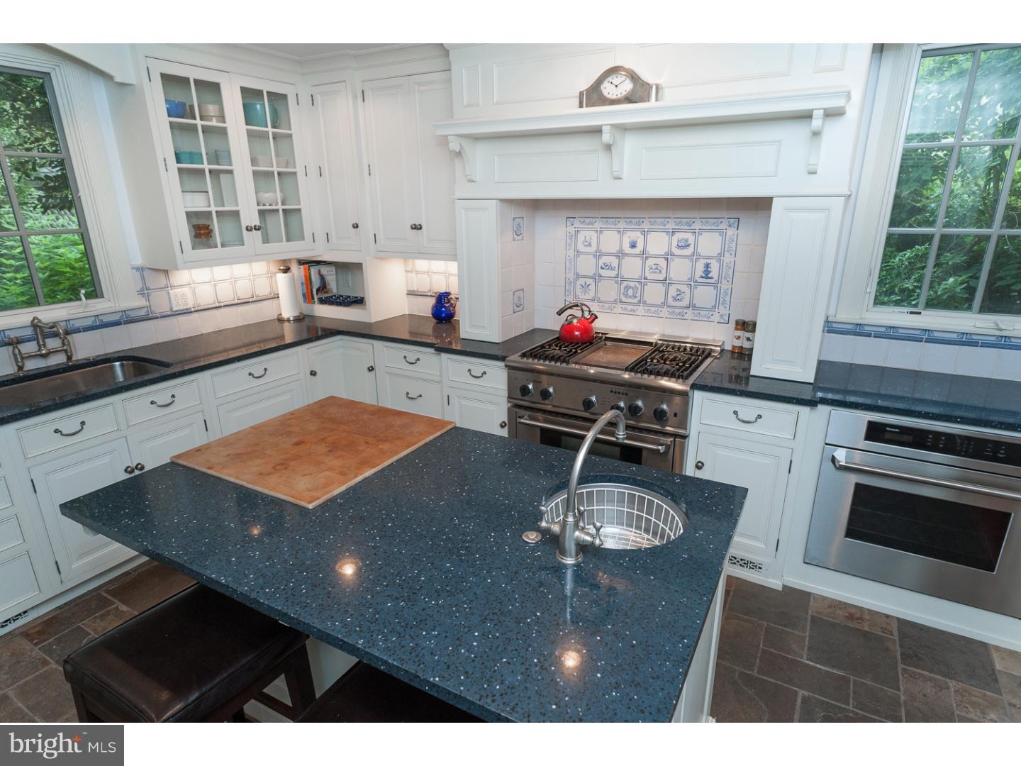 CHESTNUT HILL - Residential