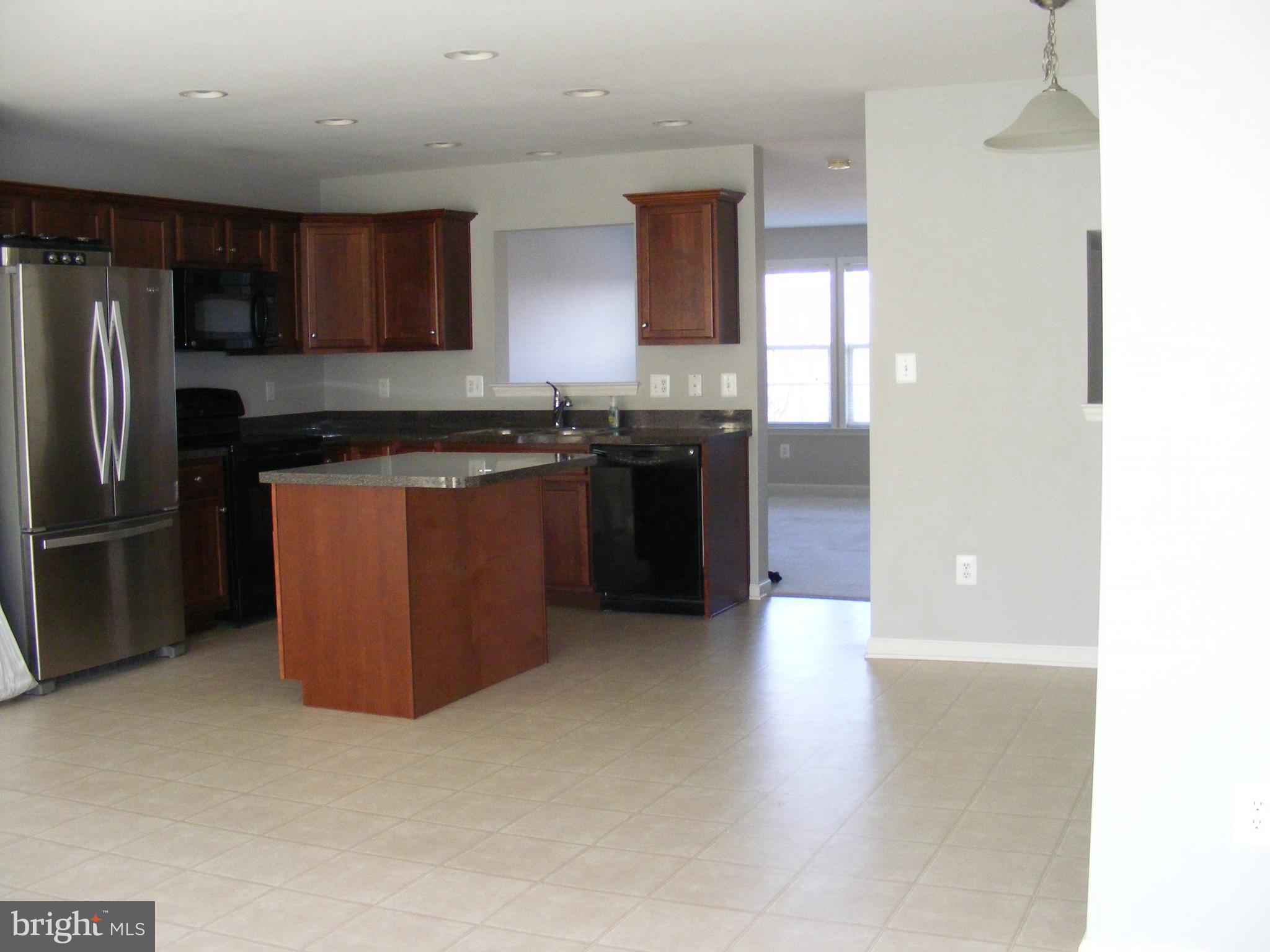 LAKELAND PLACE - Residential Lease