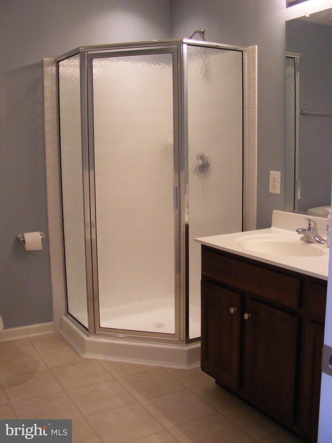 LAKELAND PLACE - Residential Lease