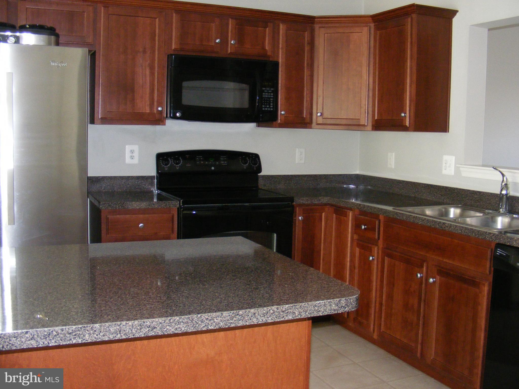 LAKELAND PLACE - Residential Lease