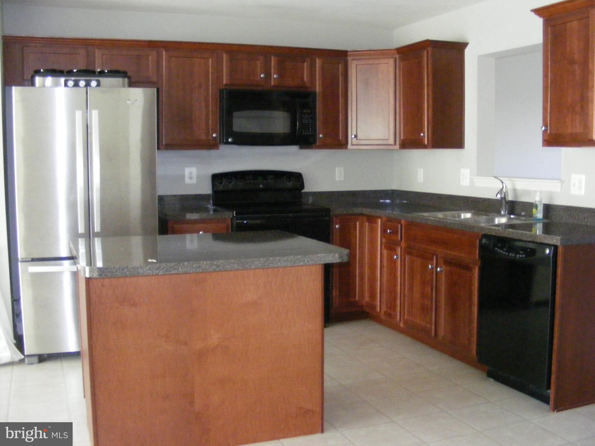 LAKELAND PLACE - Residential Lease