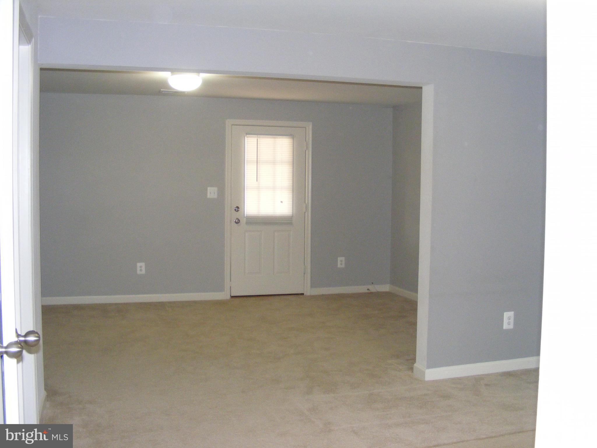 LAKELAND PLACE - Residential Lease