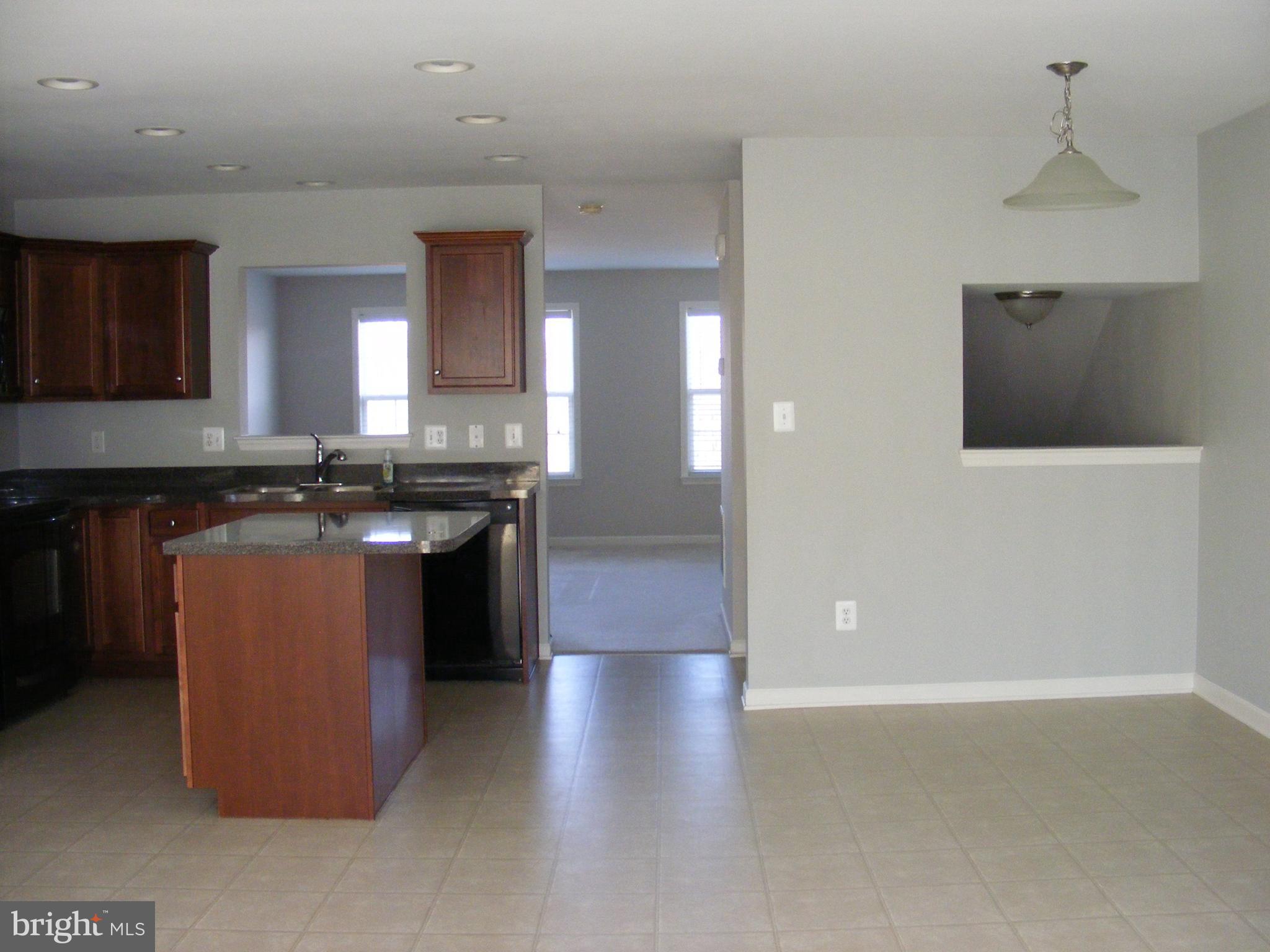 LAKELAND PLACE - Residential Lease