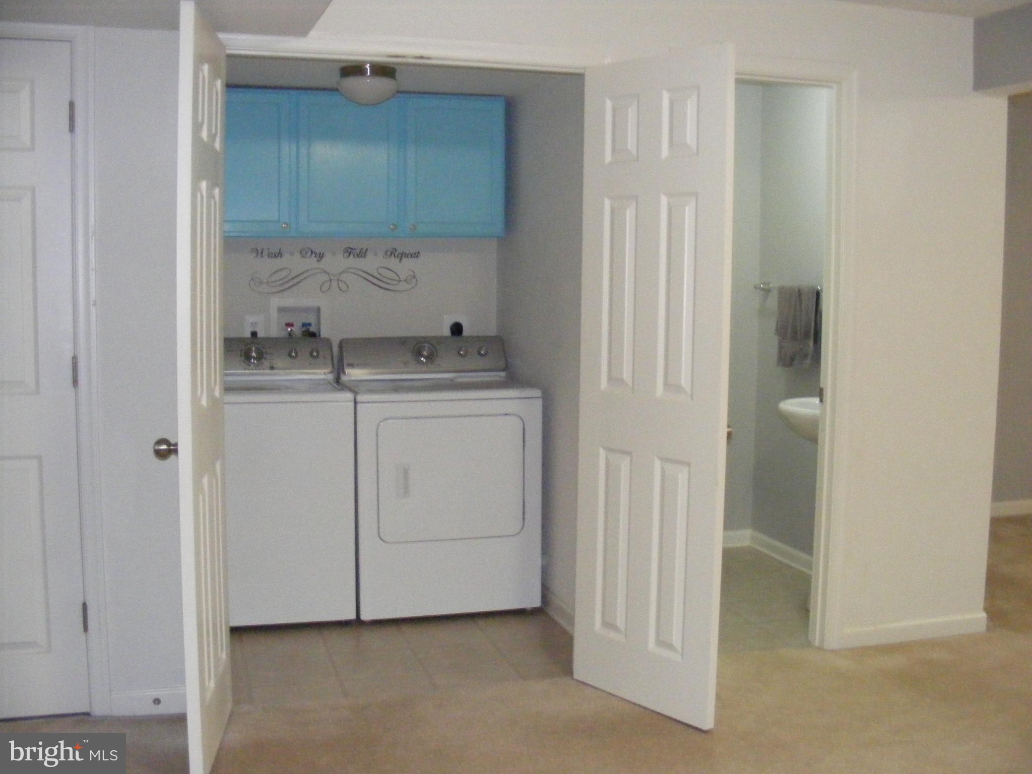 LAKELAND PLACE - Residential Lease