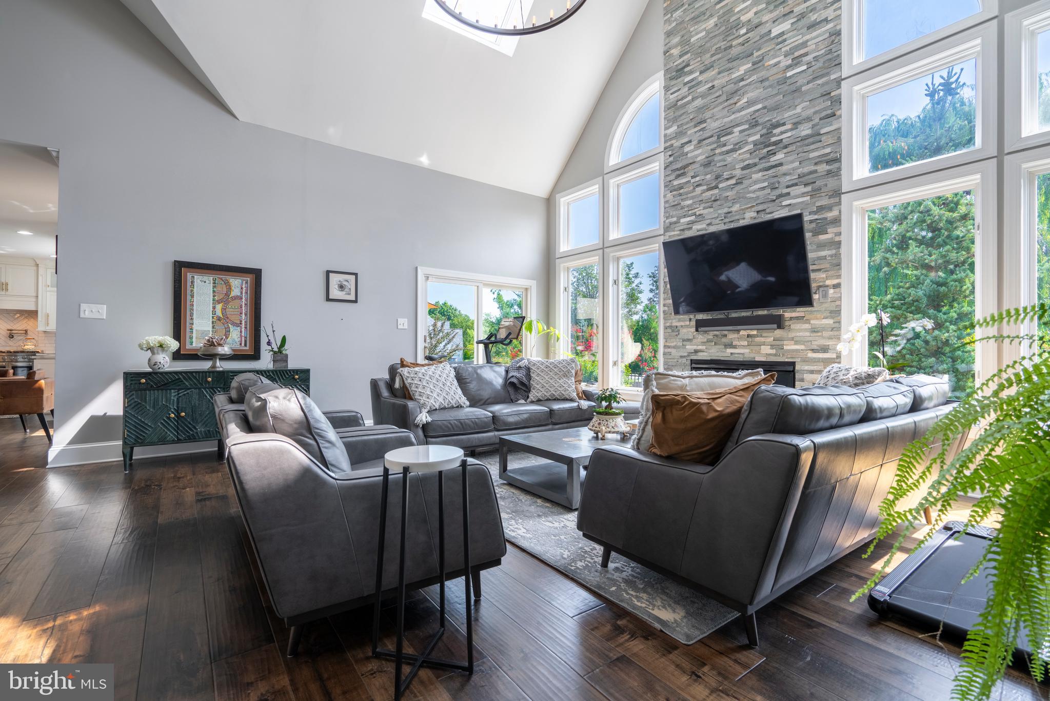 ESTATES OF MNTGMRY - Residential