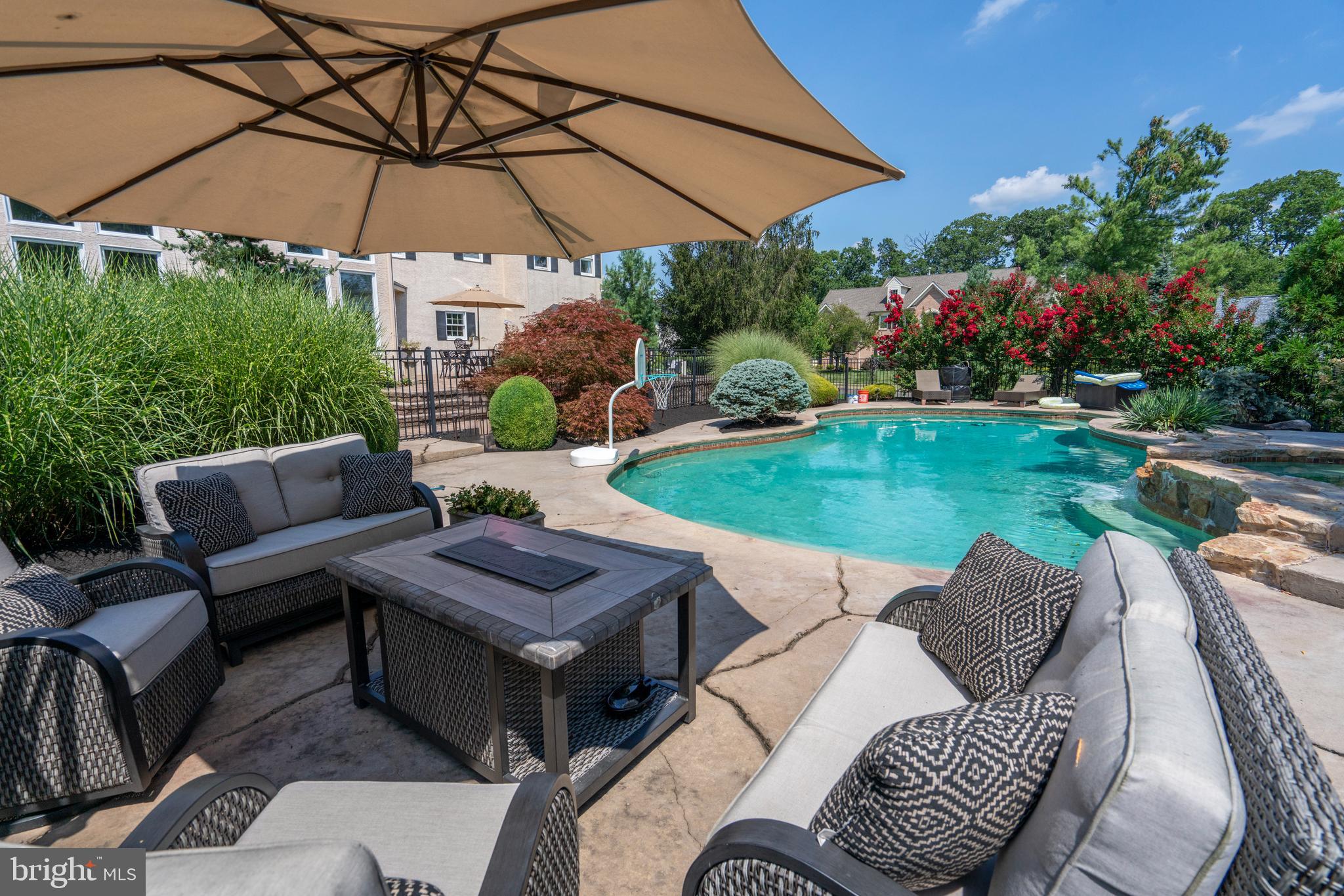 ESTATES OF MNTGMRY - Residential