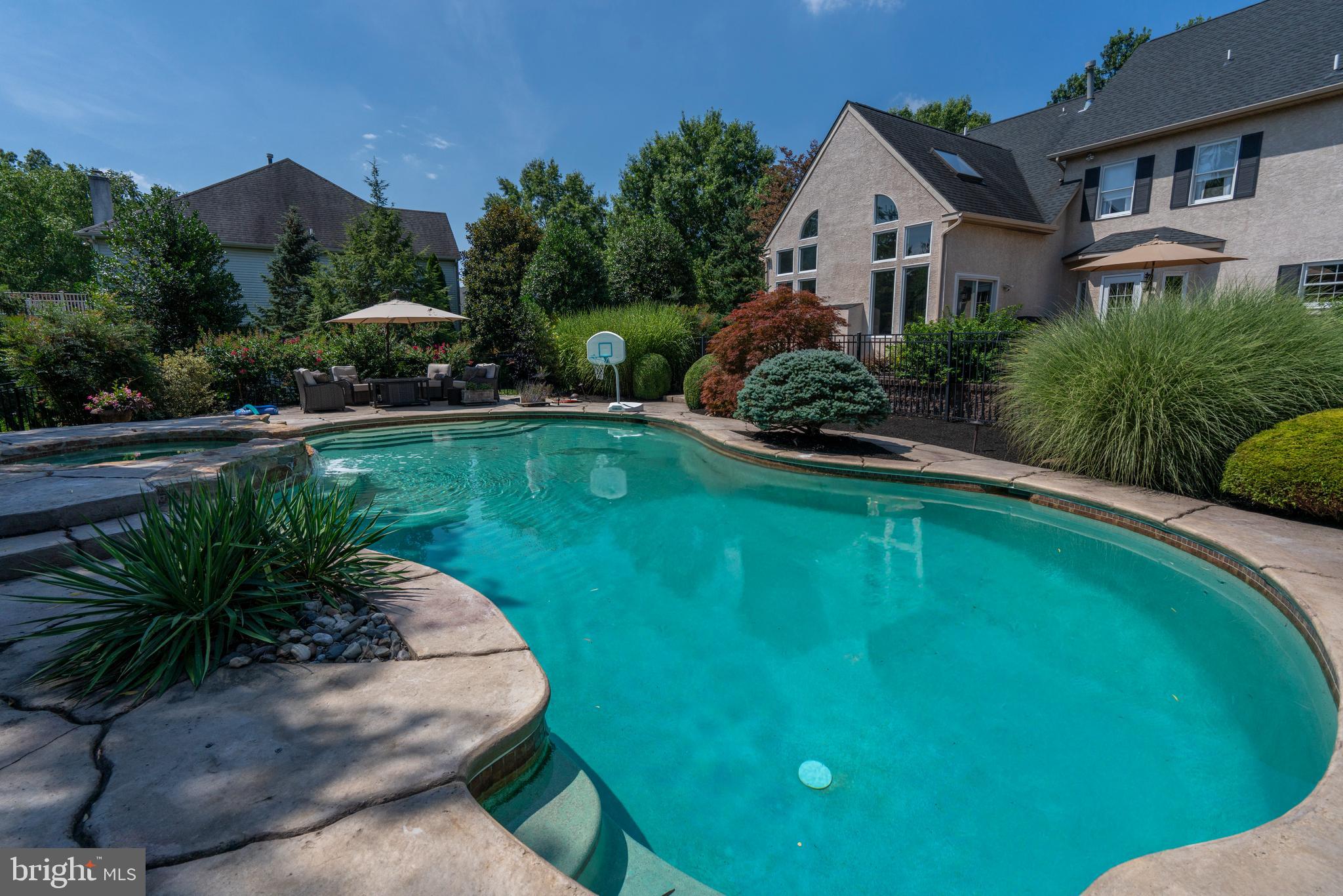 ESTATES OF MNTGMRY - Residential