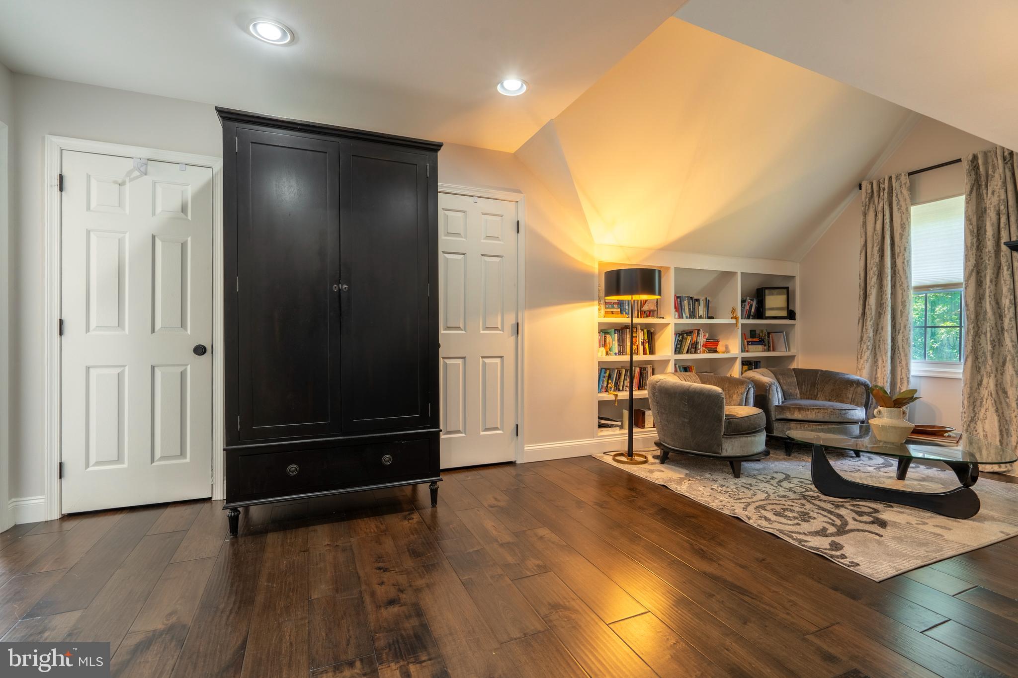 ESTATES OF MNTGMRY - Residential