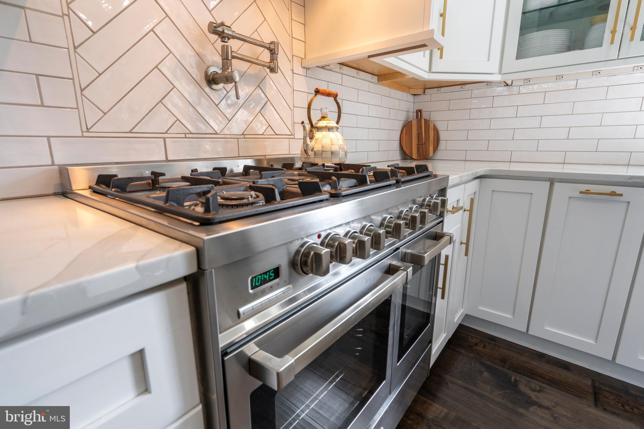 ESTATES OF MNTGMRY - Residential