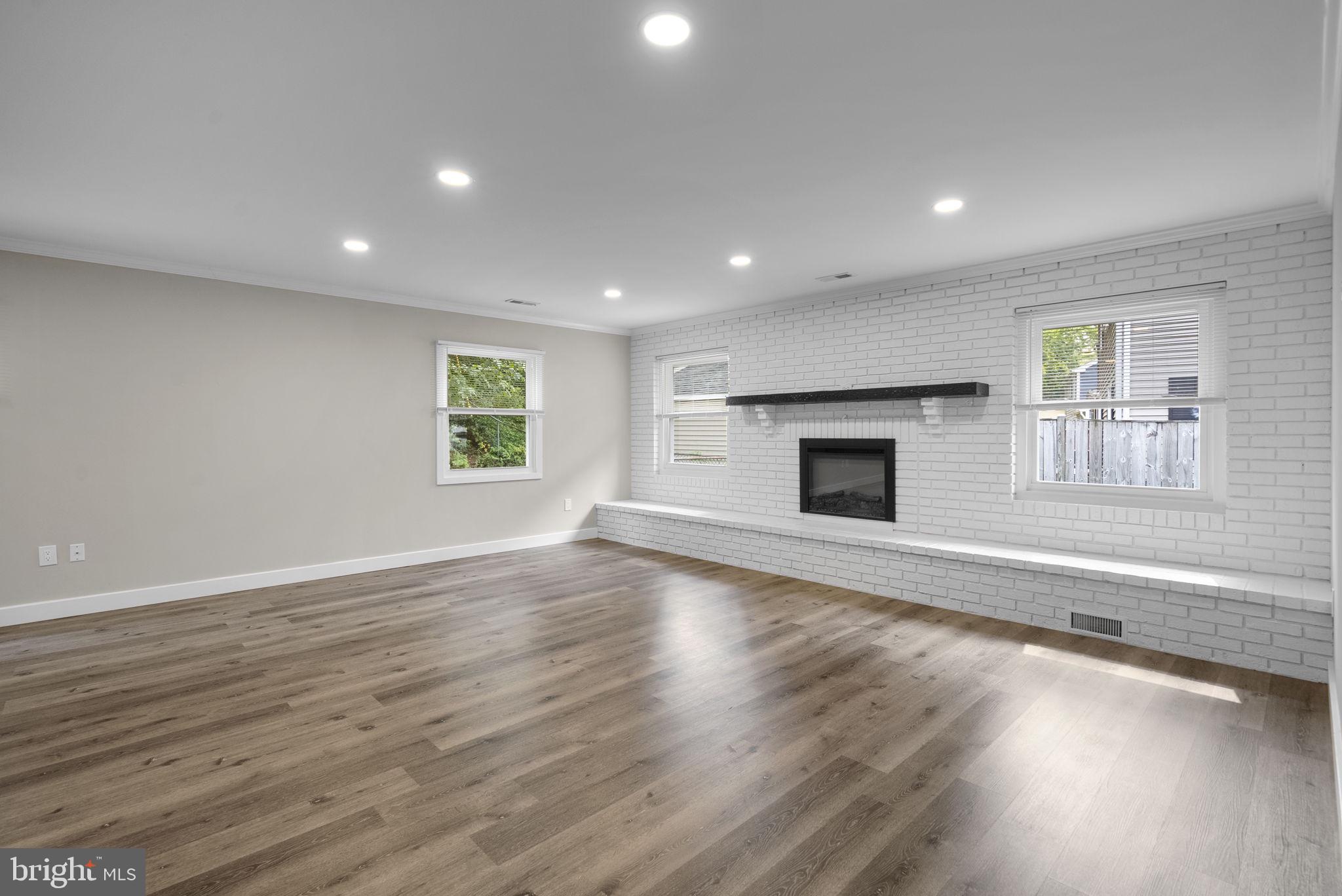 12211 MALIN LANE