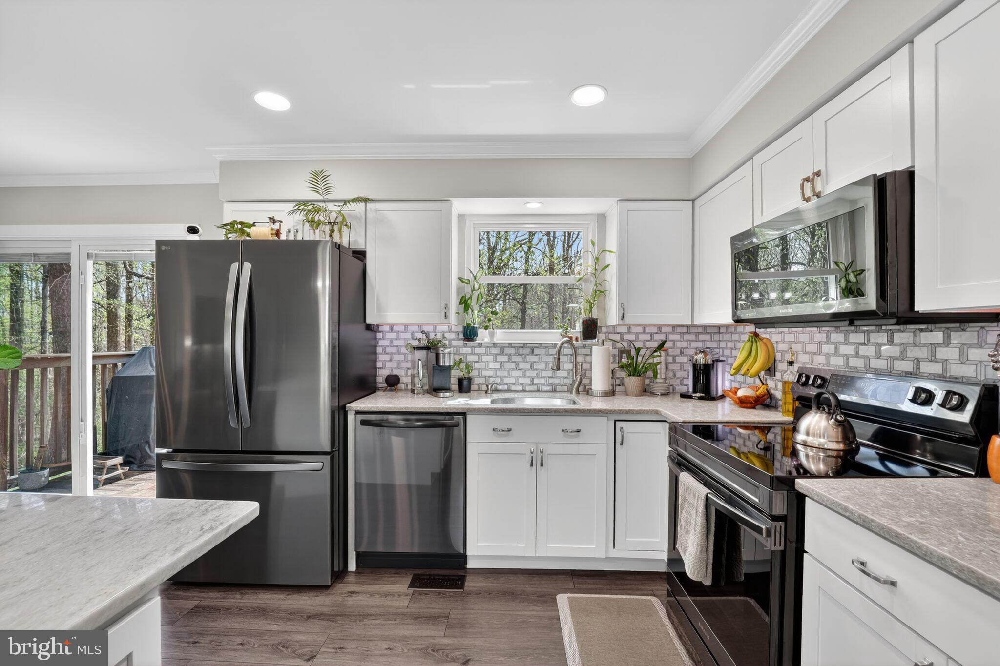 THE HIGHLANDS - Residential