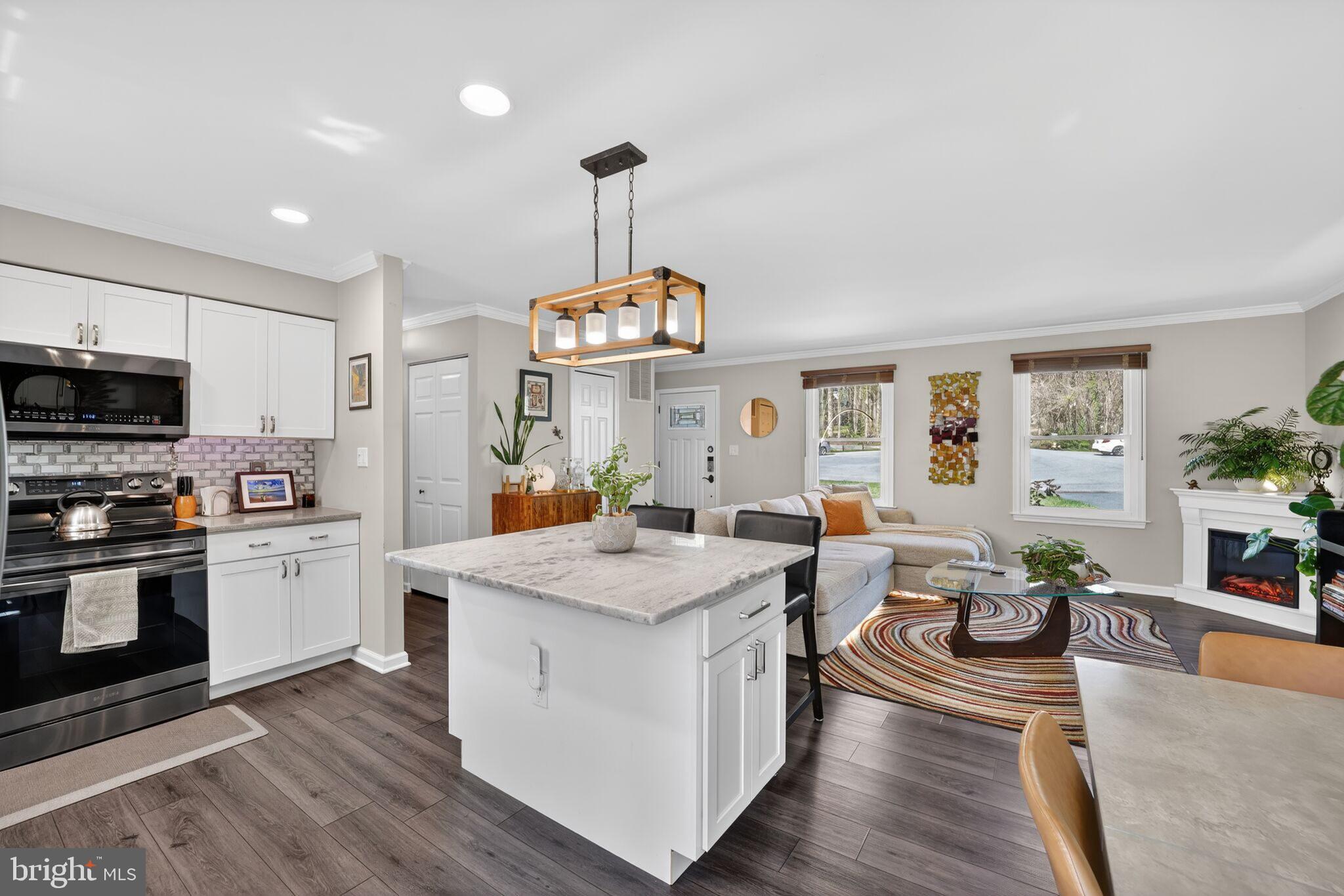 THE HIGHLANDS - Residential