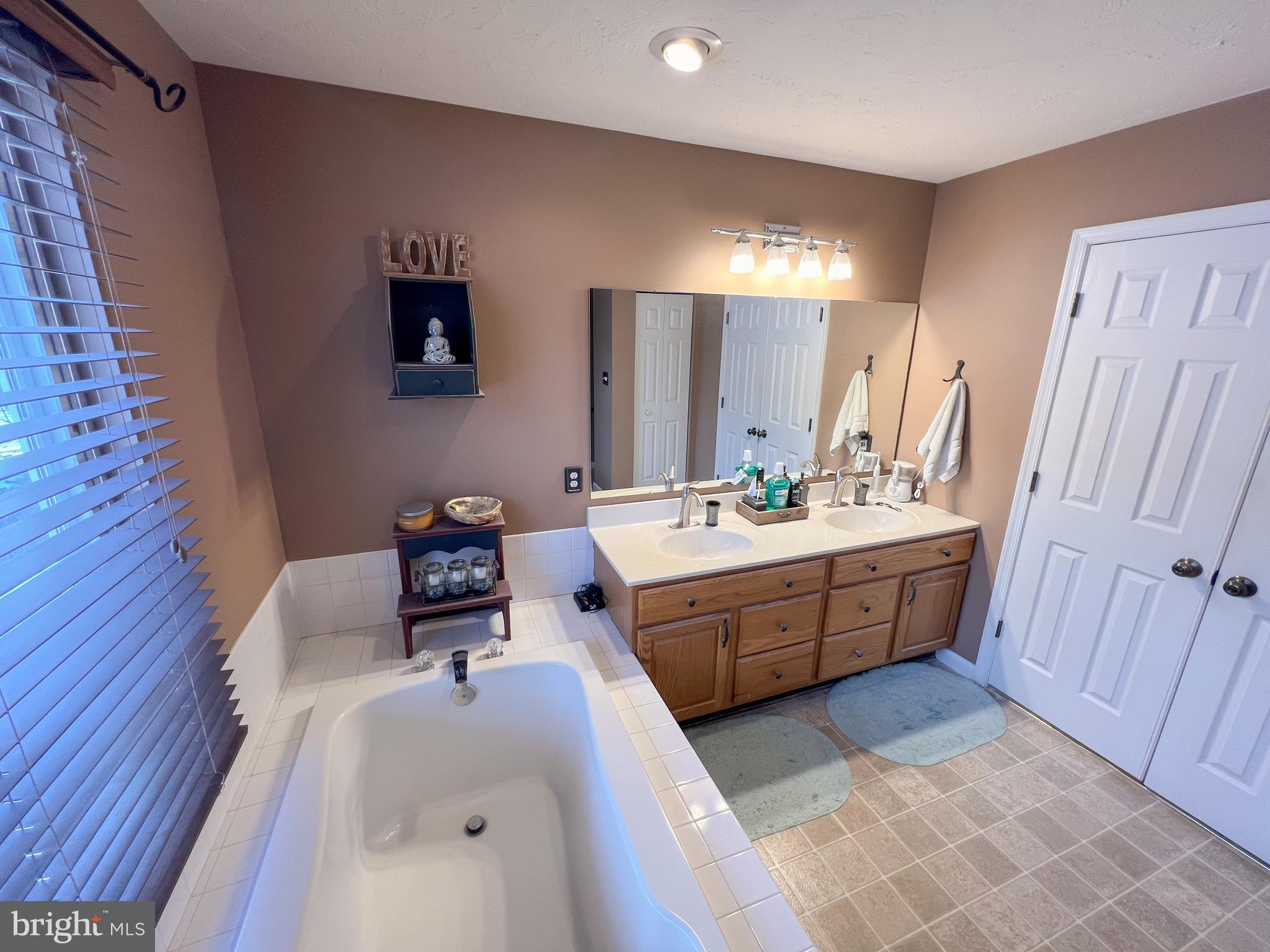 MAYERS SUMMIT - Residential