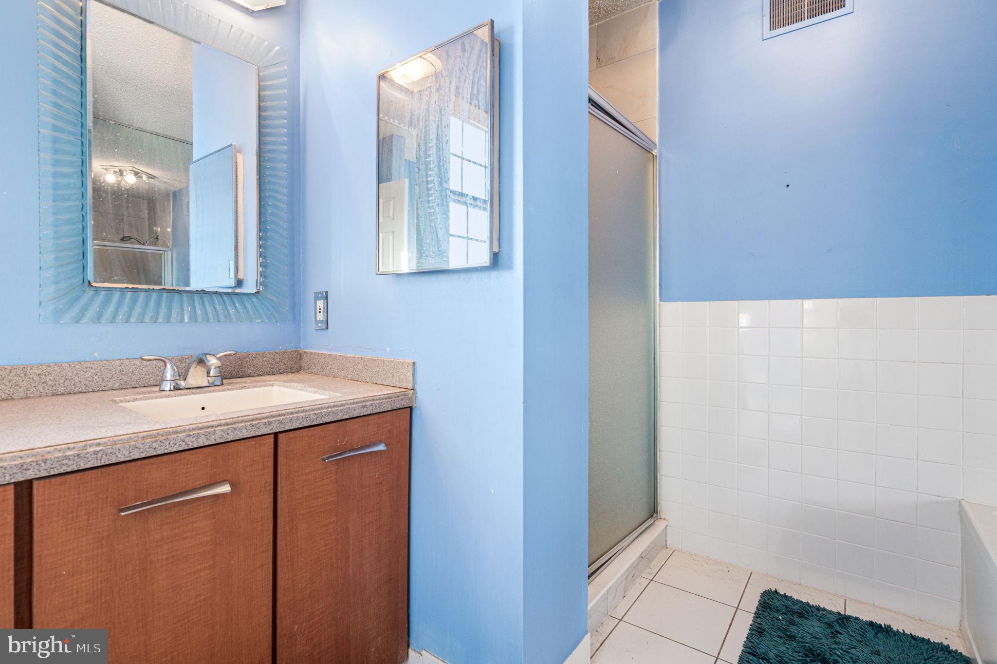 VILLAGE GREENE - Residential