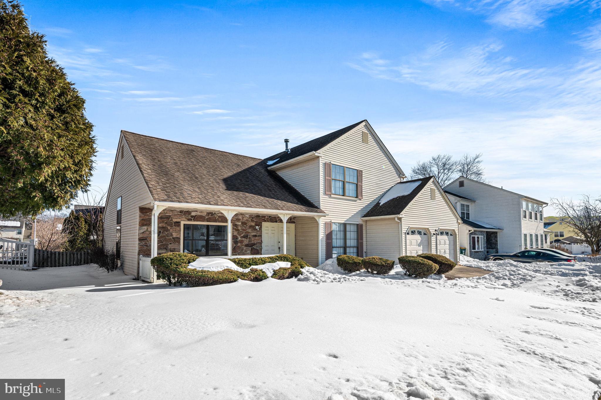 VILLAGE GREENE - Residential