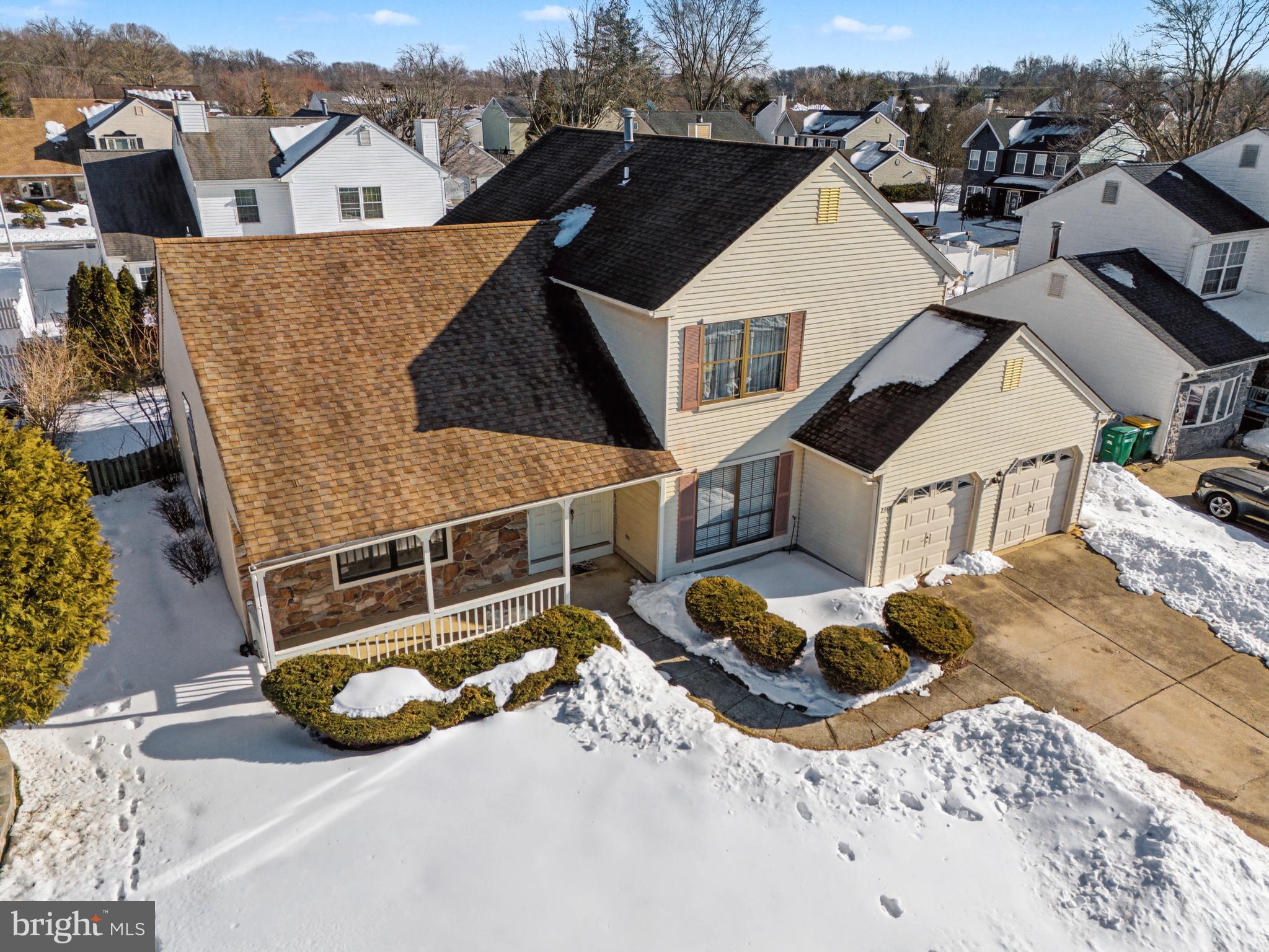 VILLAGE GREENE - Residential