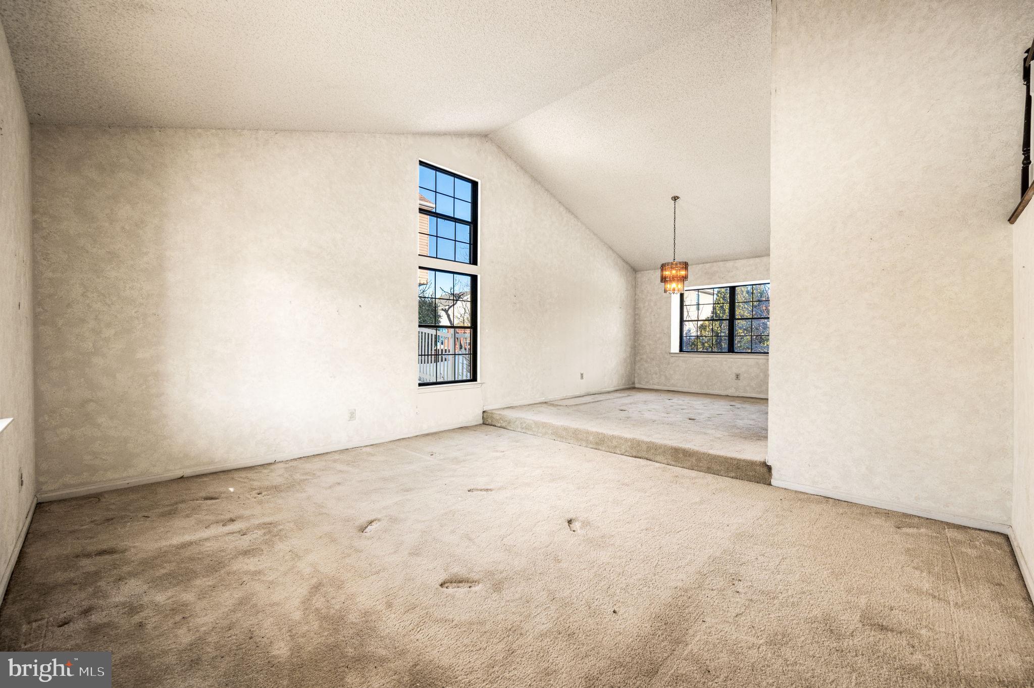 VILLAGE GREENE - Residential