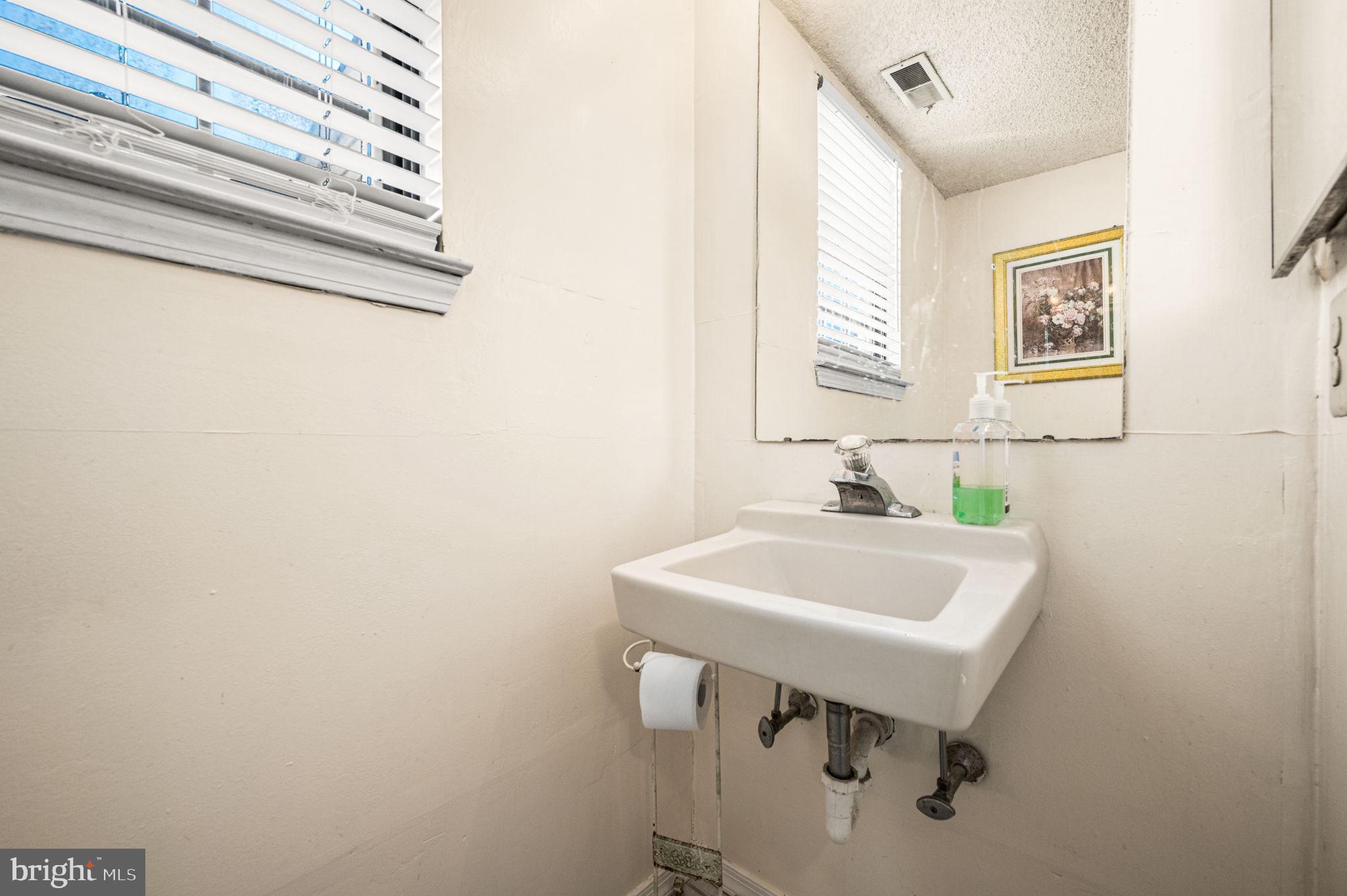 VILLAGE GREENE - Residential