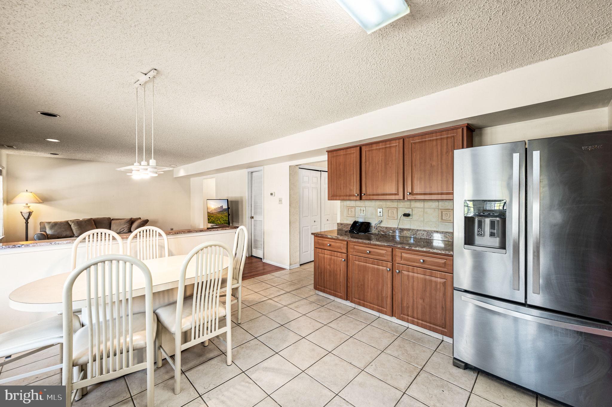 VILLAGE GREENE - Residential