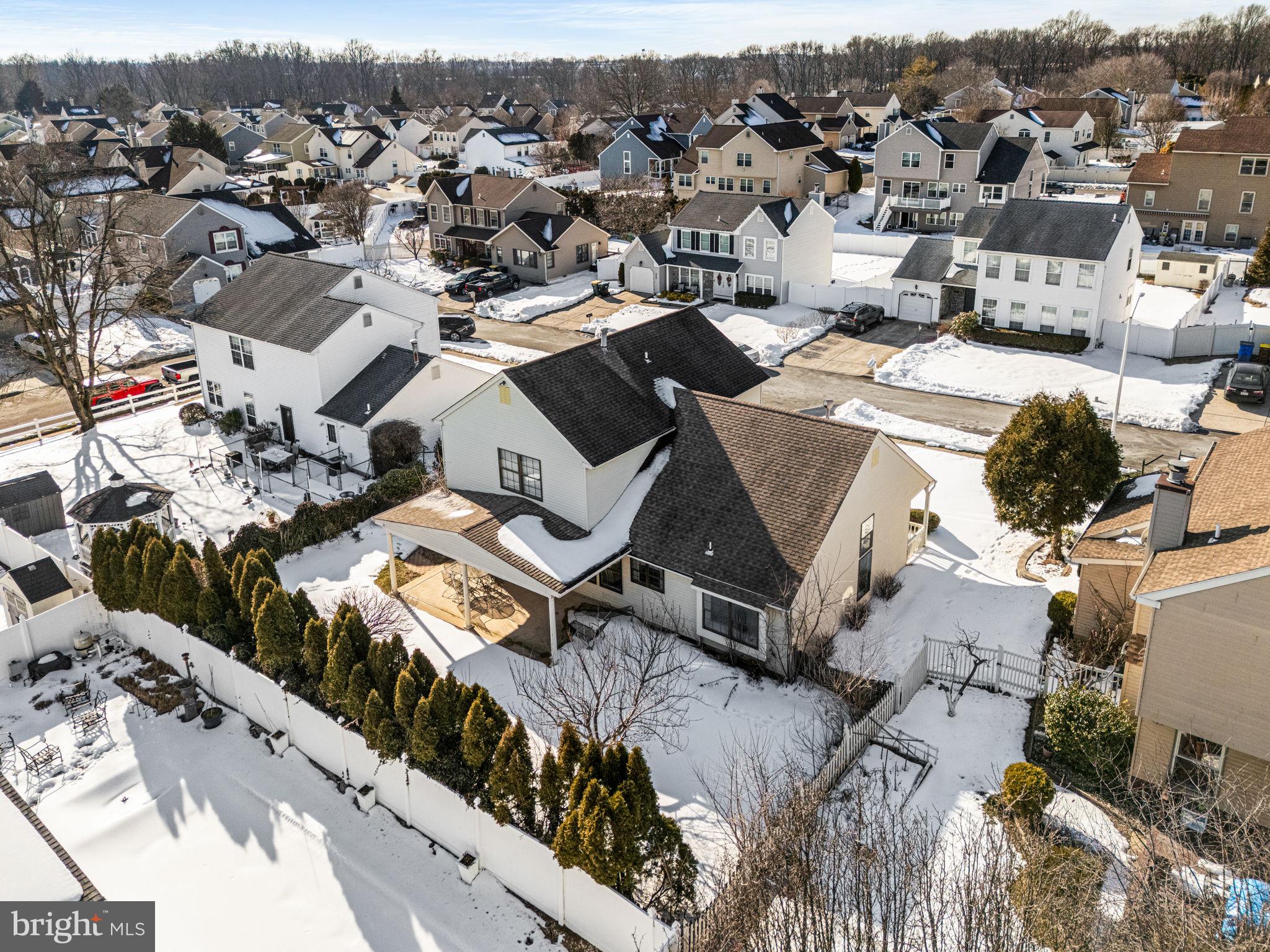 VILLAGE GREENE - Residential