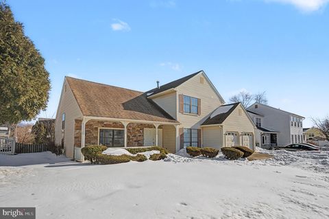 2349 NEW MARKET SQUARE S BENSALEM PA 19020