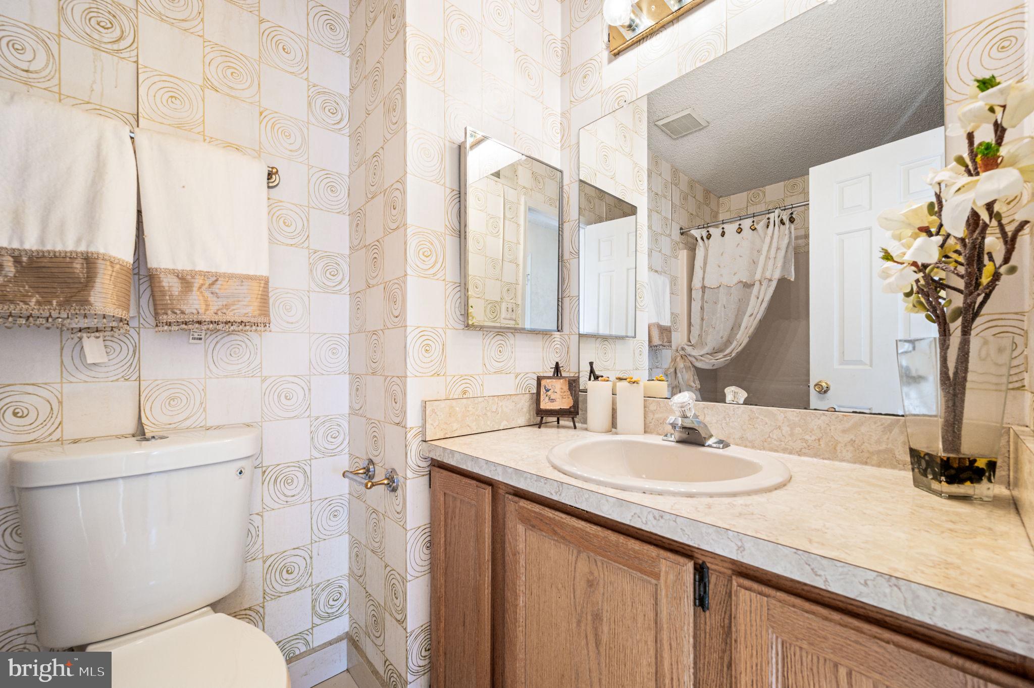 VILLAGE GREENE - Residential