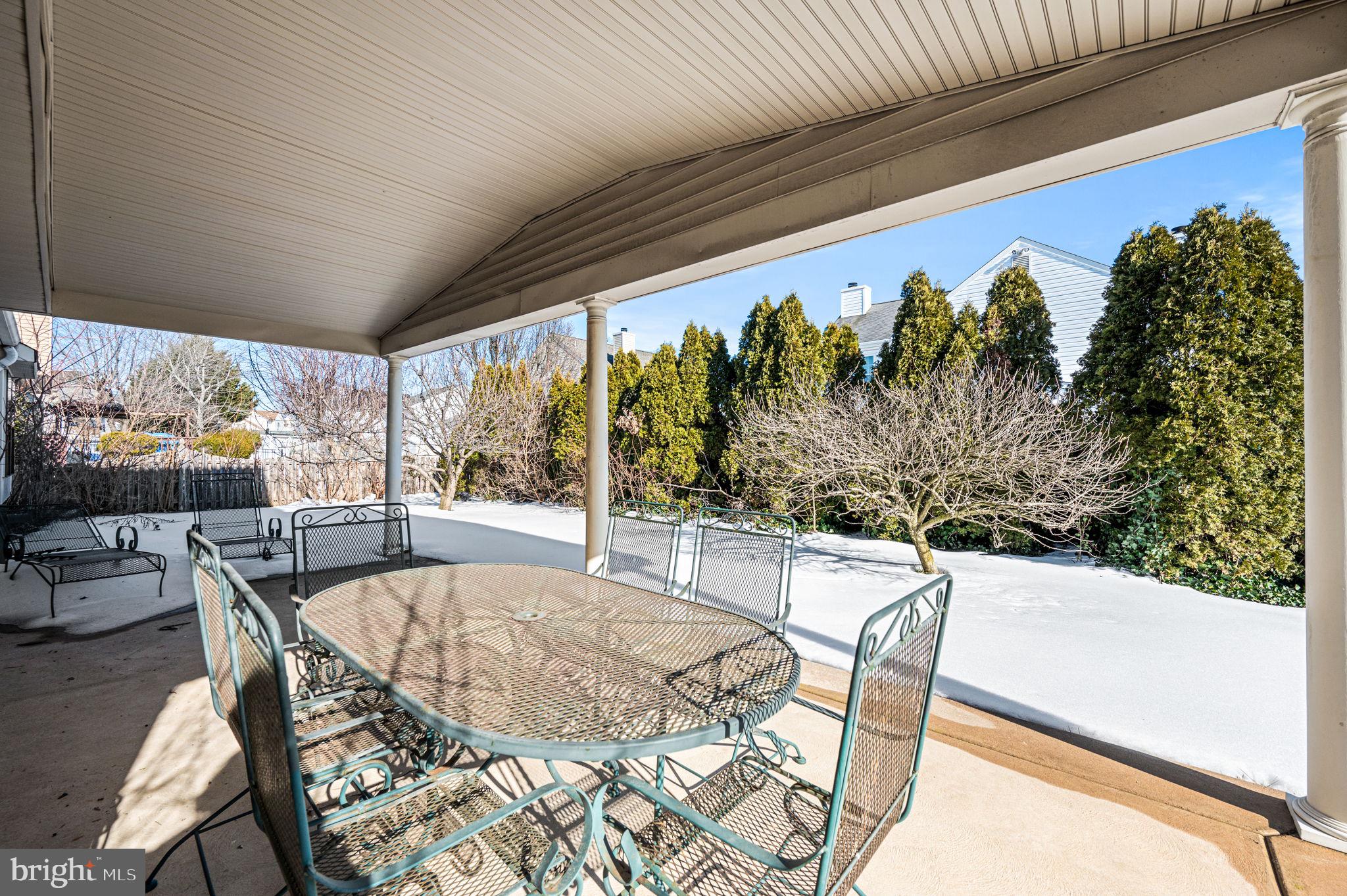 VILLAGE GREENE - Residential