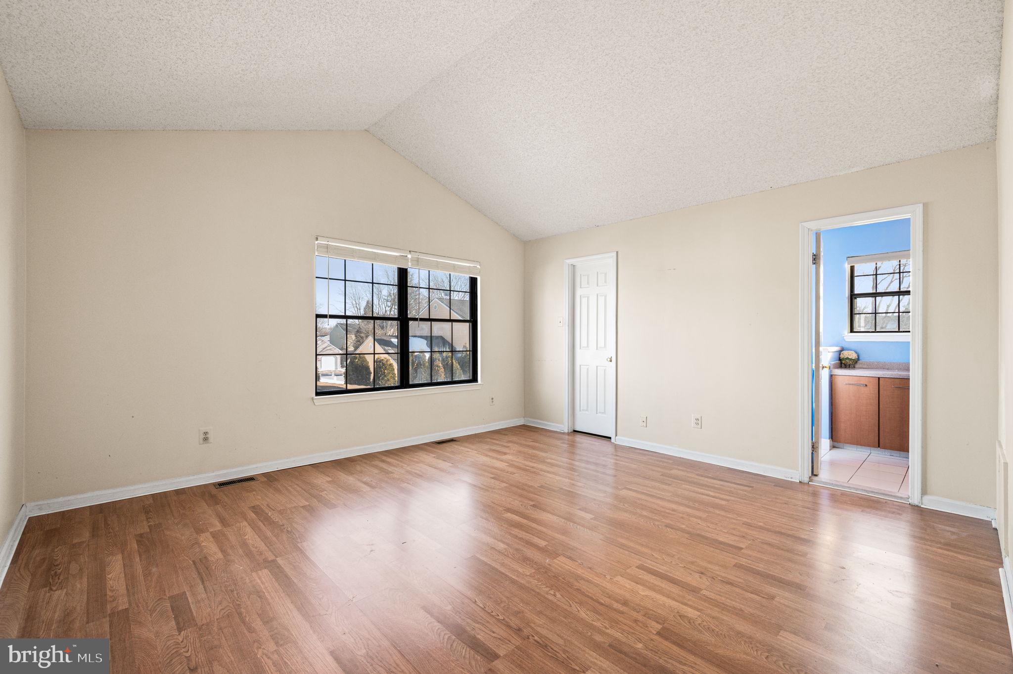 VILLAGE GREENE - Residential