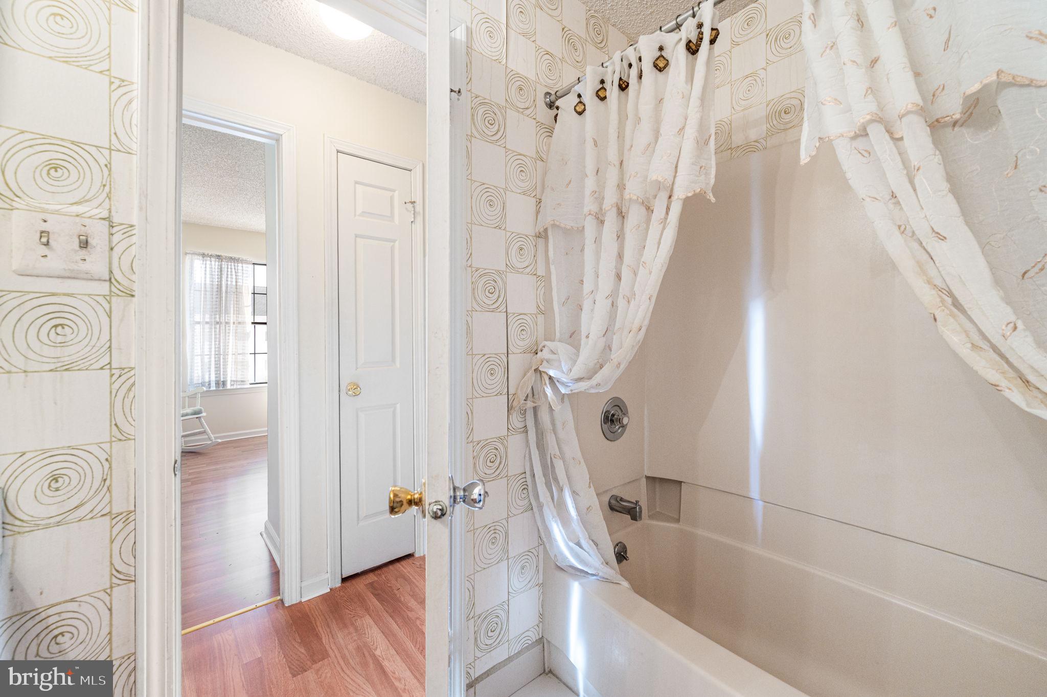 VILLAGE GREENE - Residential