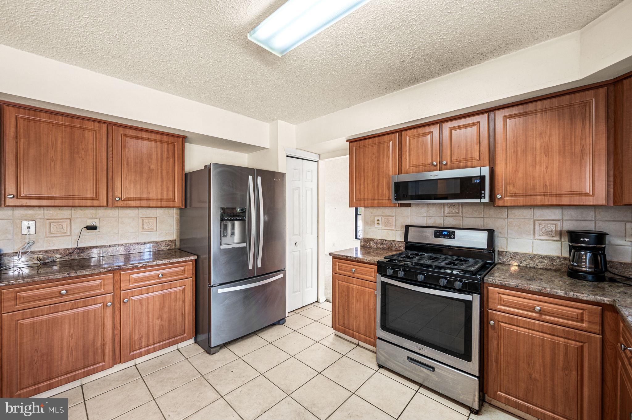 VILLAGE GREENE - Residential