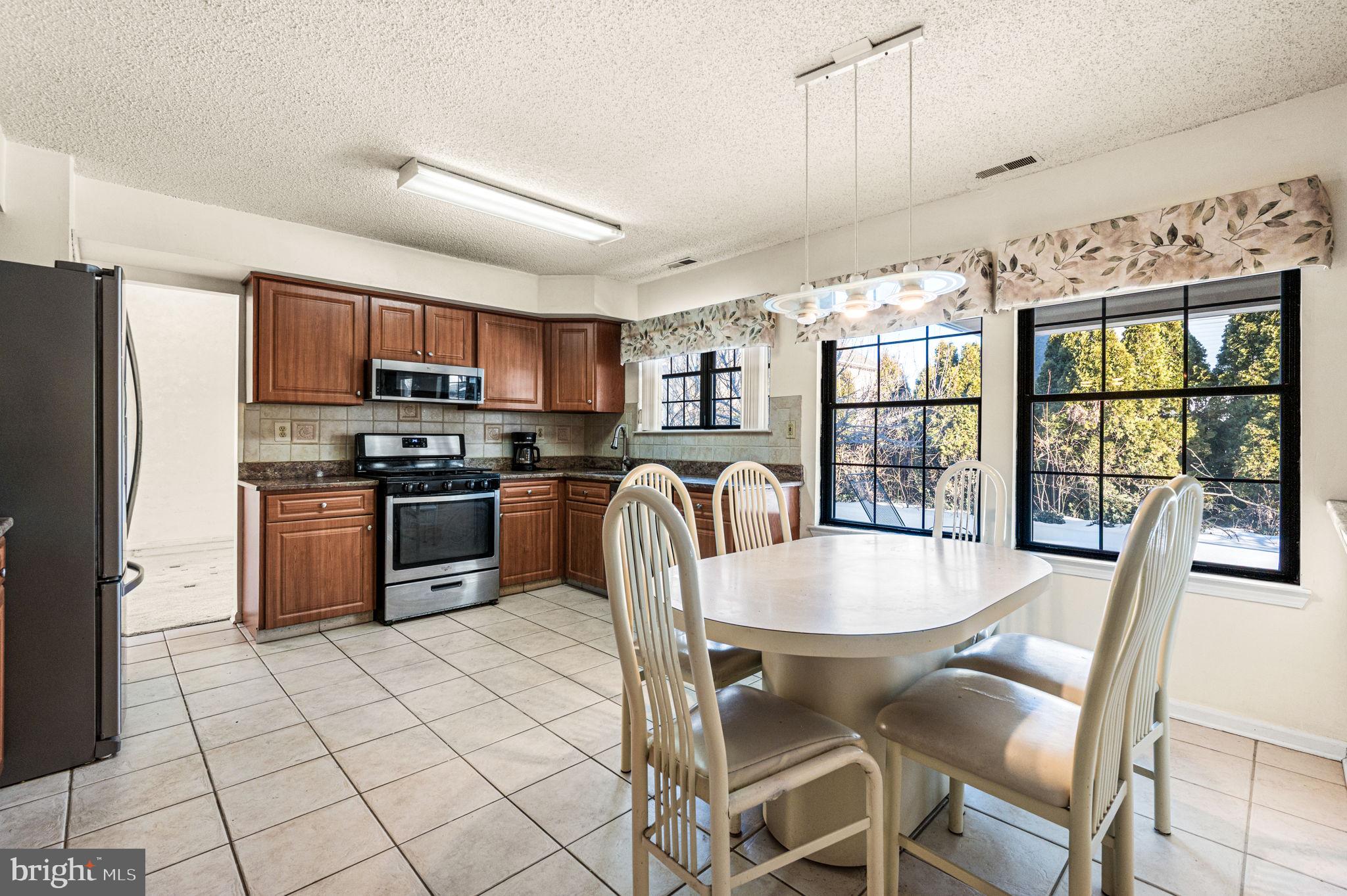 VILLAGE GREENE - Residential