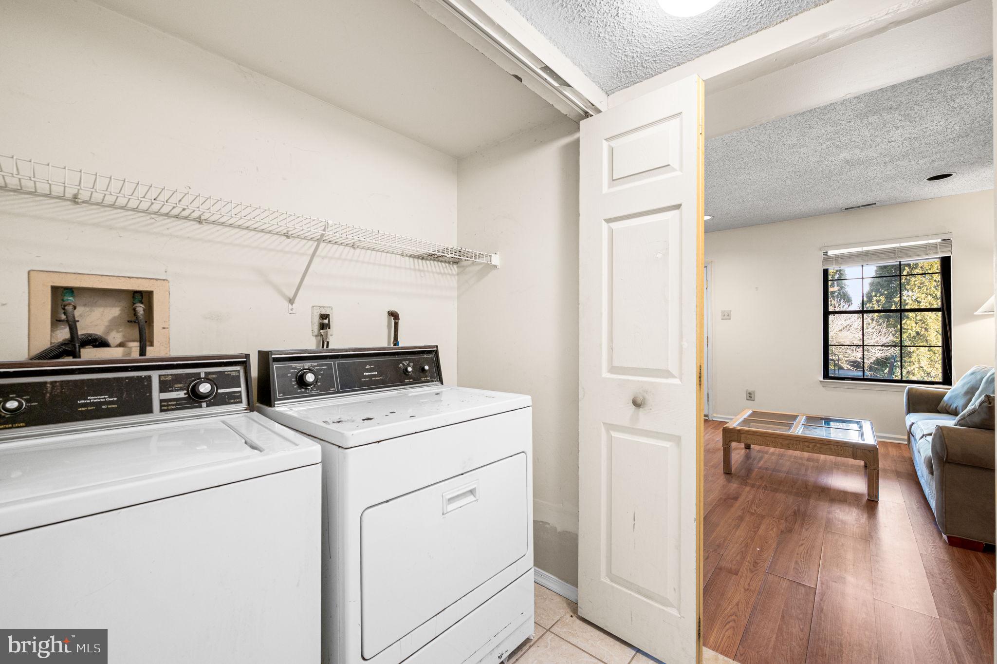 VILLAGE GREENE - Residential