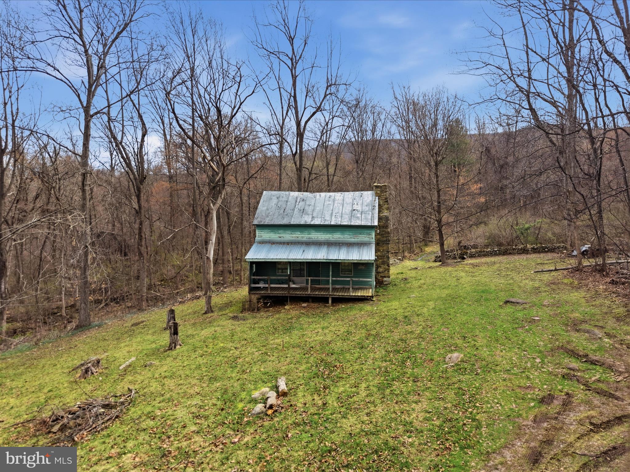 107 TOP OF LOOP LANE