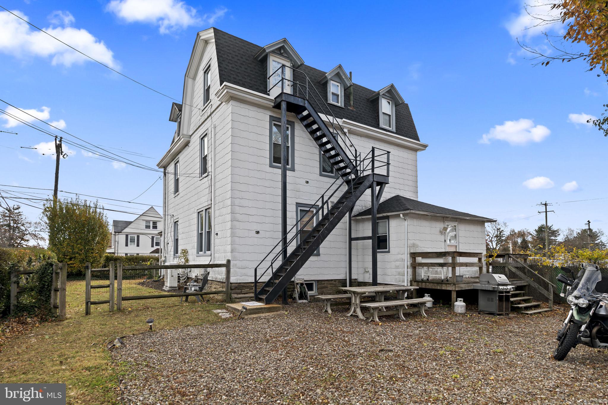 114 CADWALADER AVENUE