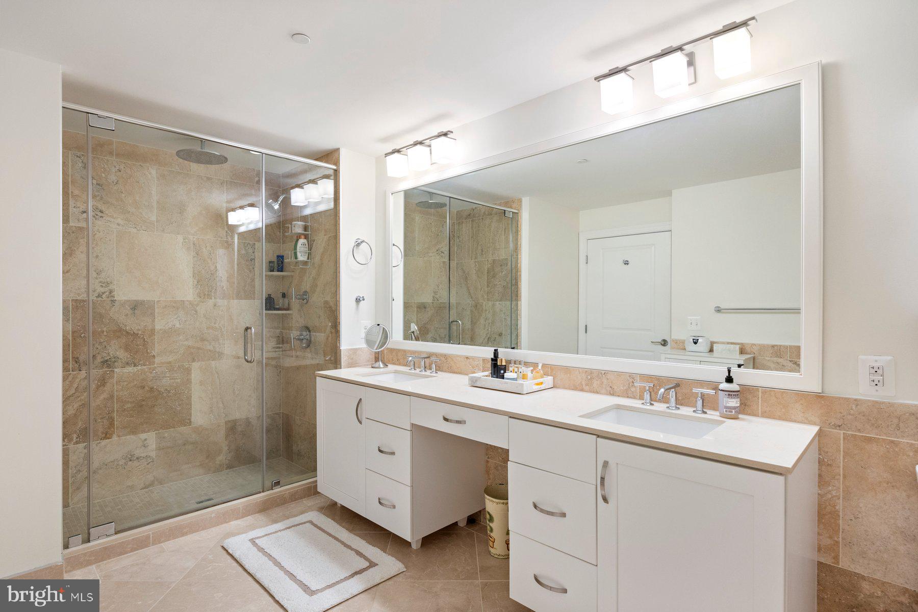 HAMPDEN ROW - Residential