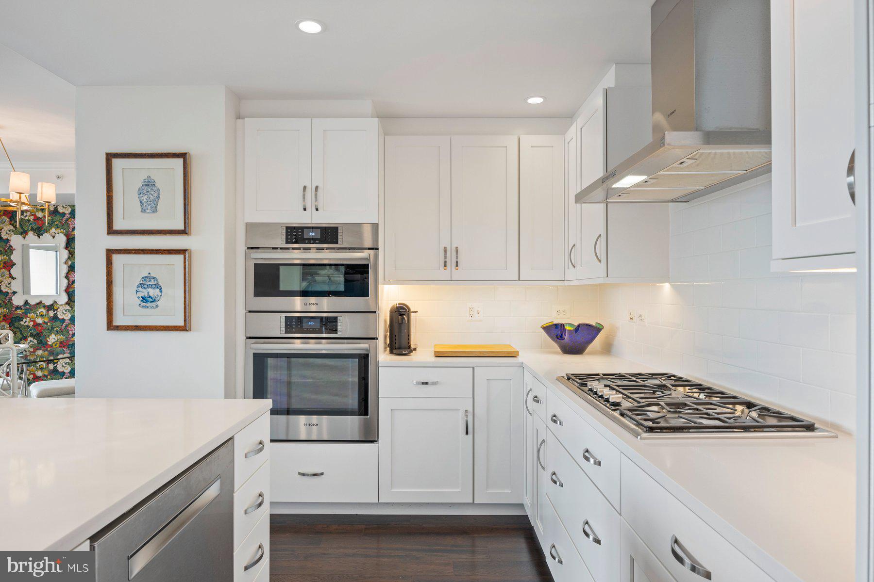 HAMPDEN ROW - Residential