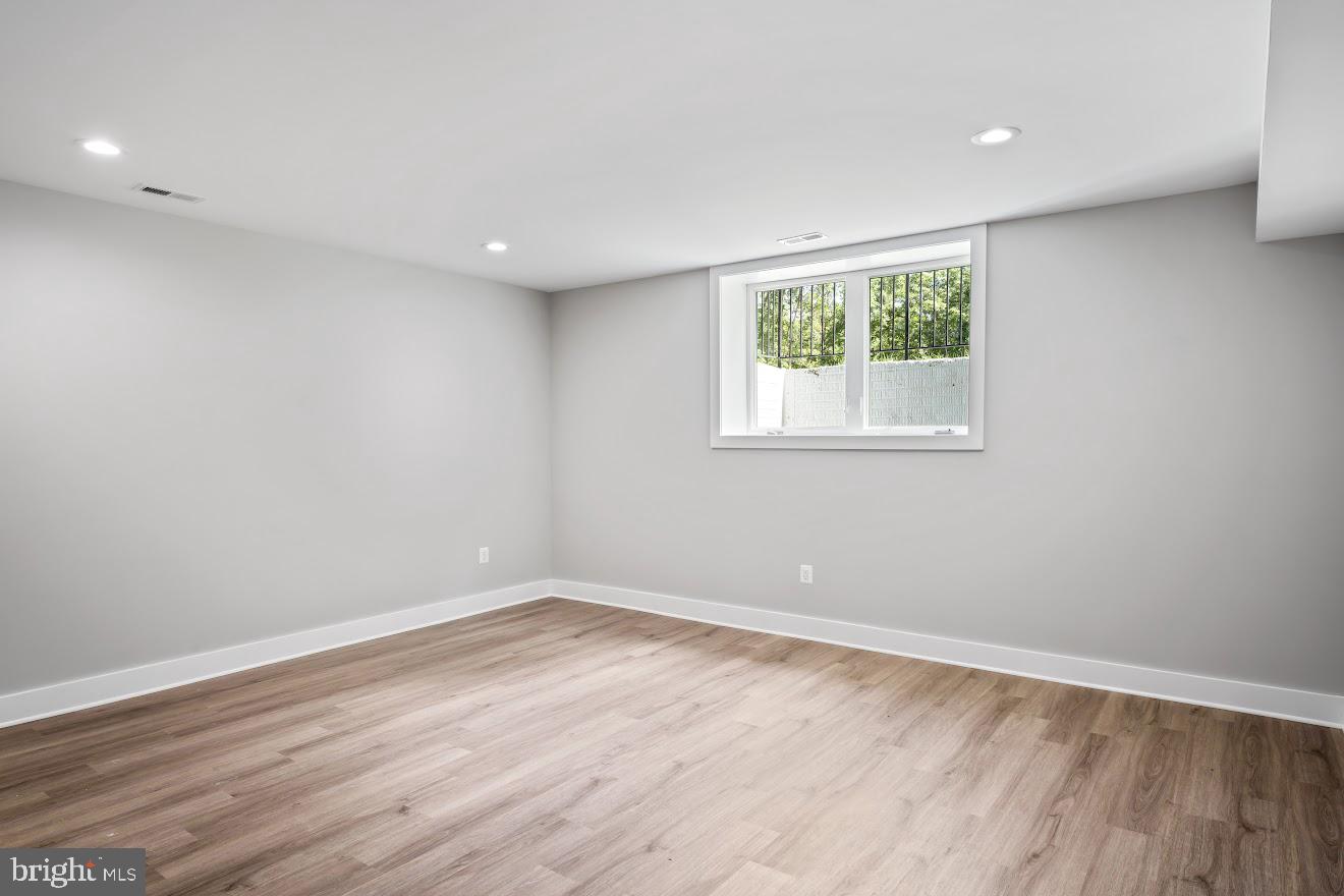 CLIFTON GREEN - Residential