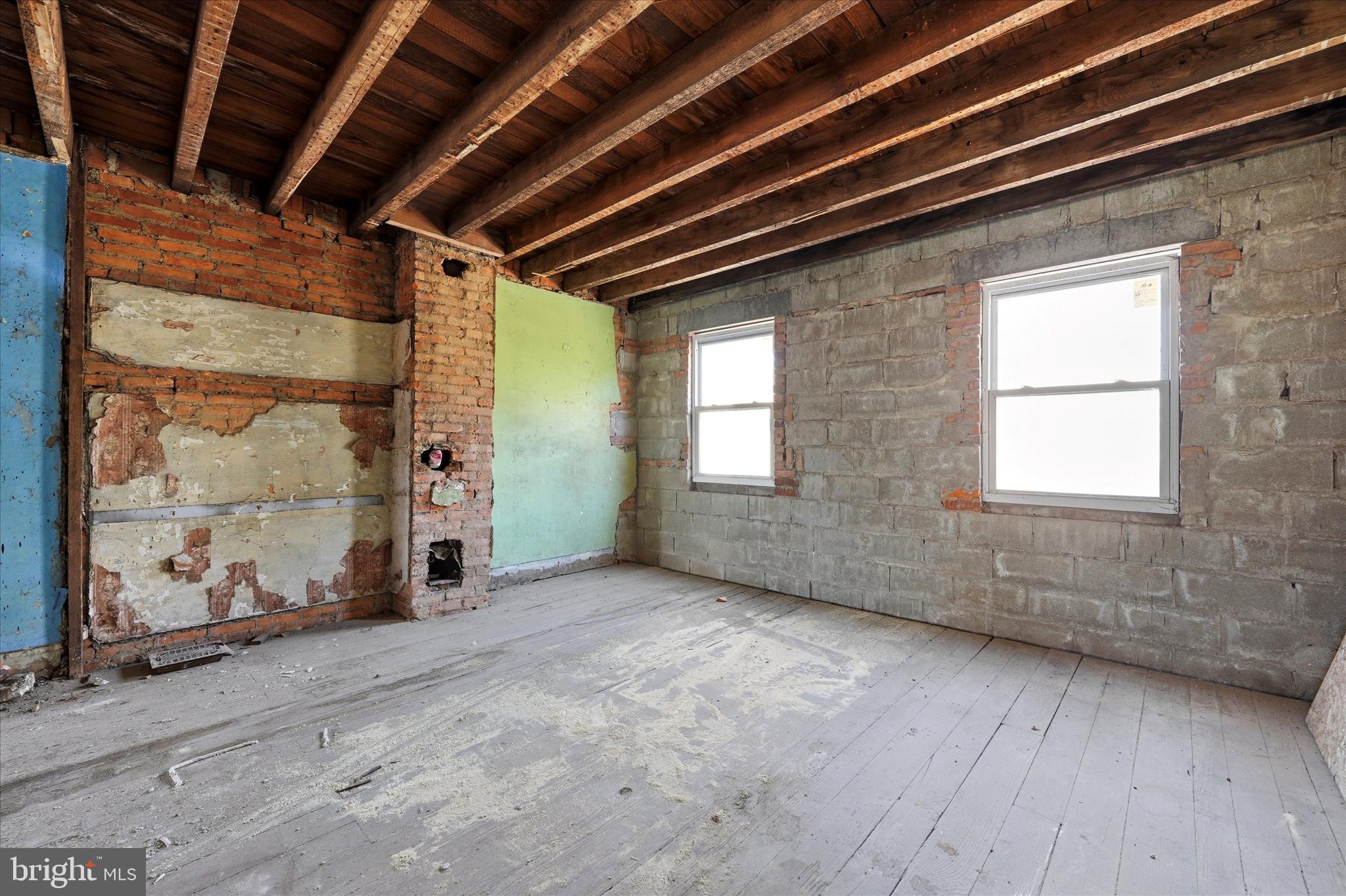 POINT BREEZE - Residential