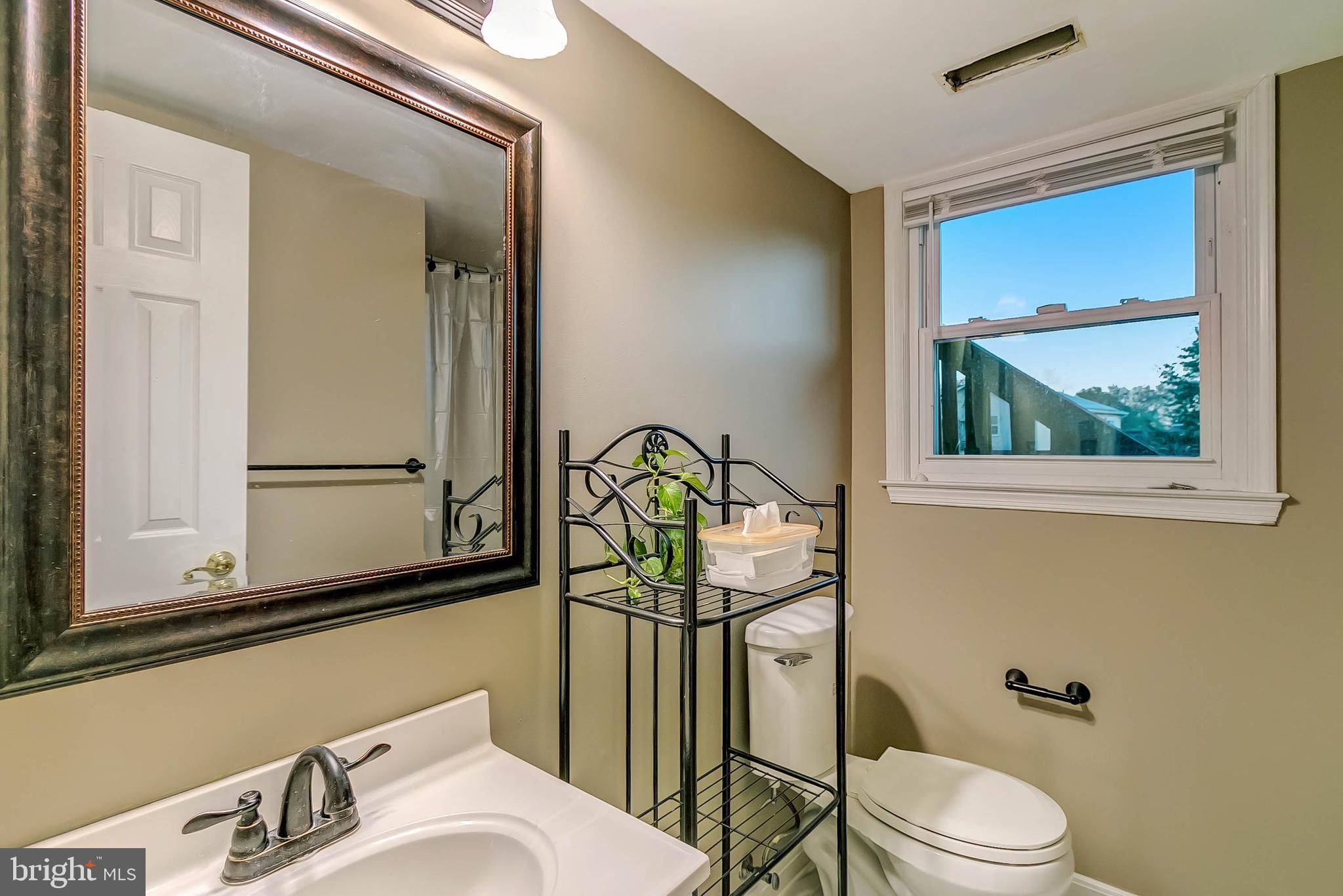 DEN LEE ACRES - Residential