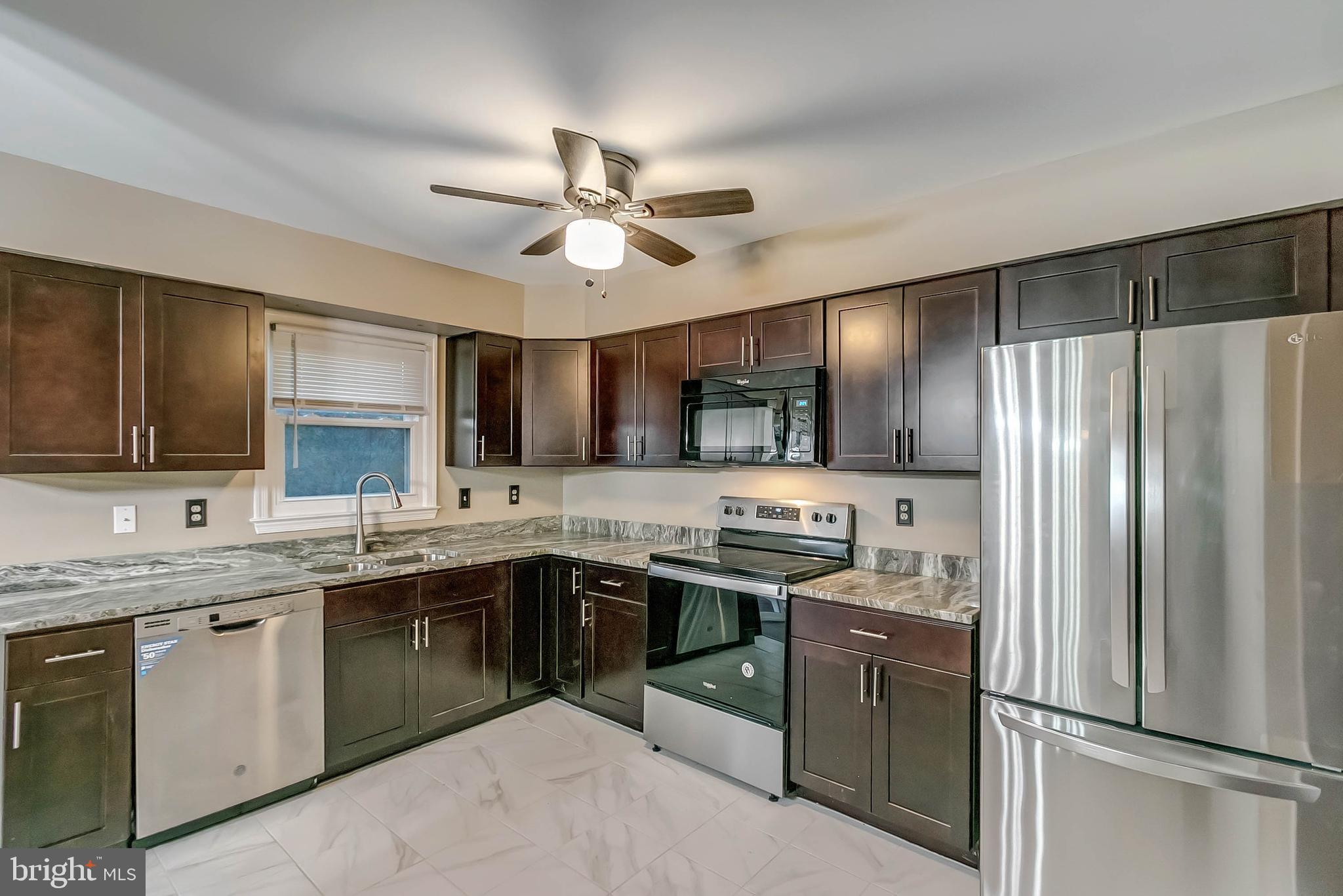 DEN LEE ACRES - Residential