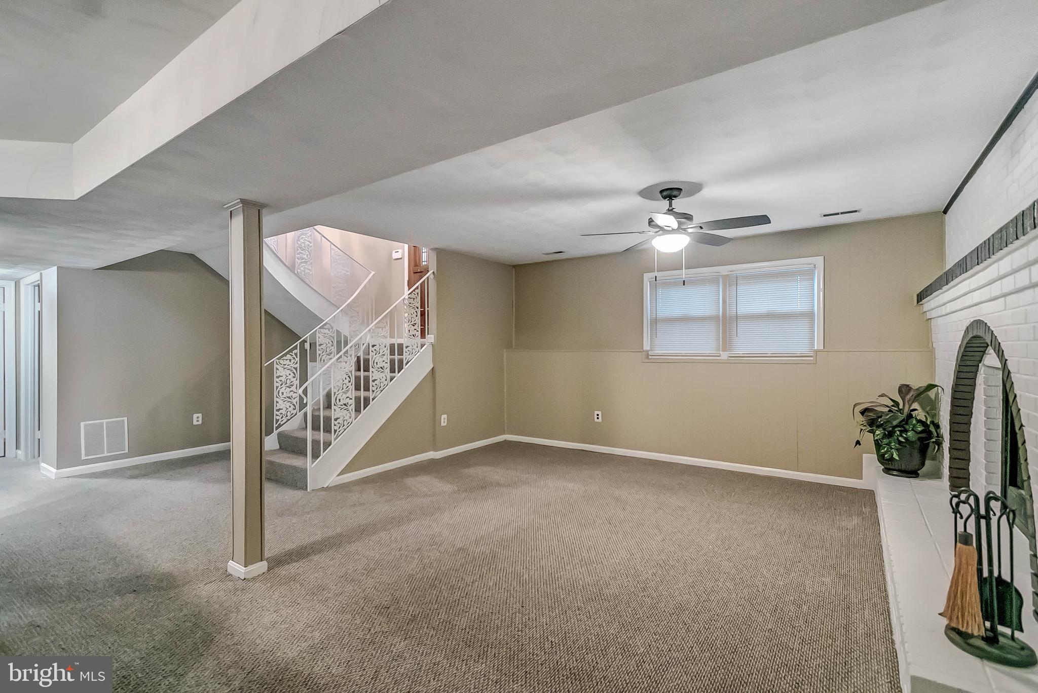 DEN LEE ACRES - Residential