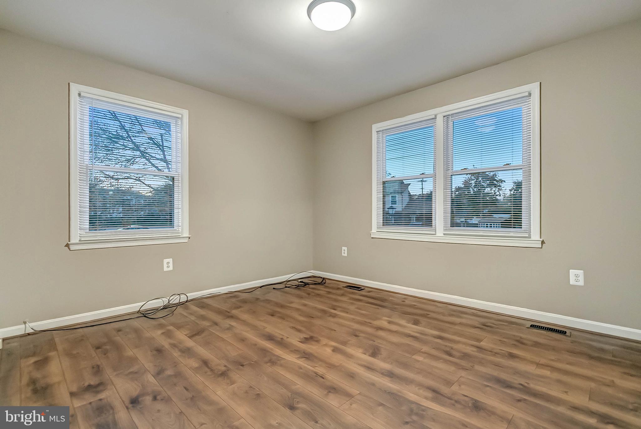 DEN LEE ACRES - Residential