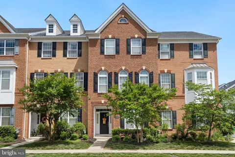 43008 Paris Gap Square, Ashburn, VA MLS: VALO2096670